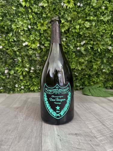 Bottiglia vuota dom perignon - dom,